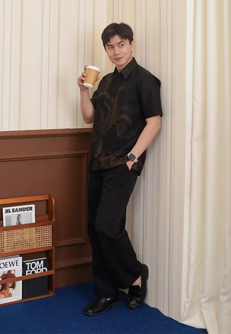 Enzy Batik Essential Kemeja Batik Pria Lengan Pendek Adinata - Black