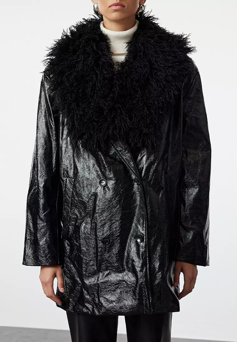 Black Oversize Molded Collar Faux Leather Jacket Coat with Fur Detail TWOAW25MO00029
