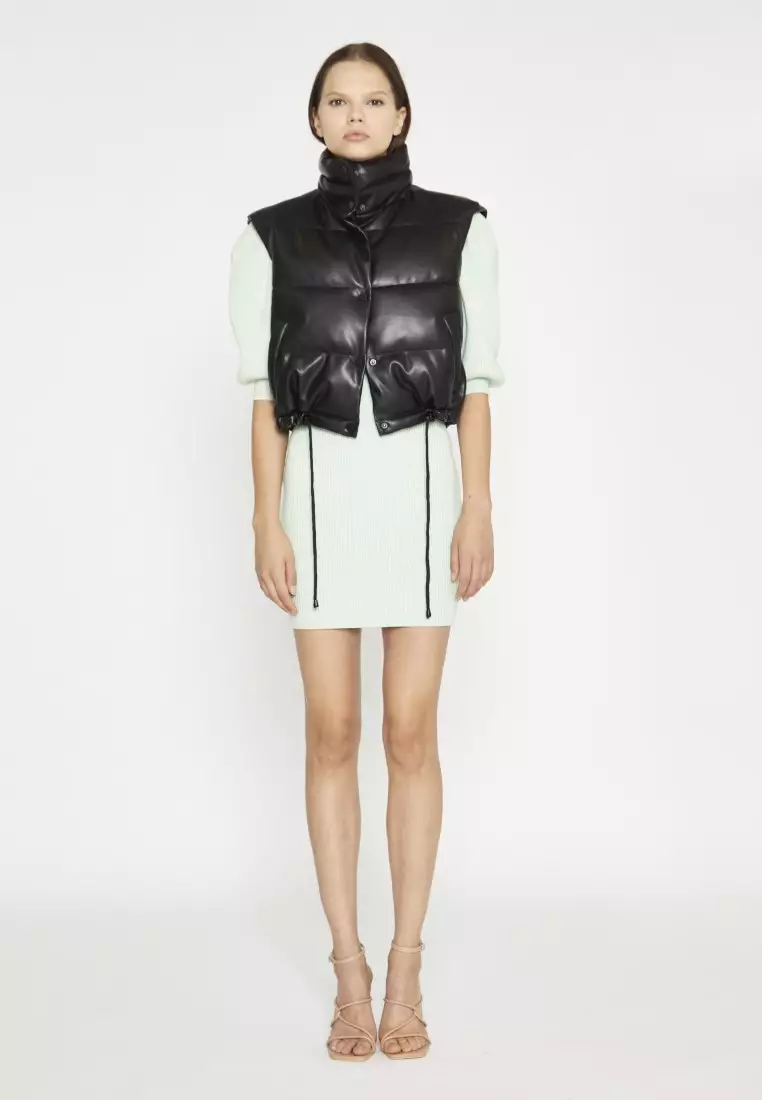 黑色 Pu 羽絨馬甲