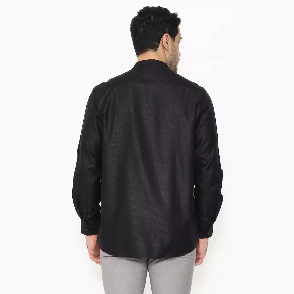 LAWELL MODERNO-KLRF Baju Koko Pria Lengan Panjang Regular Fit Kerah Mandarin Warna Hitam