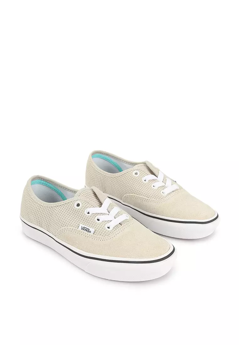 Vans authentic hotsell comfycush white