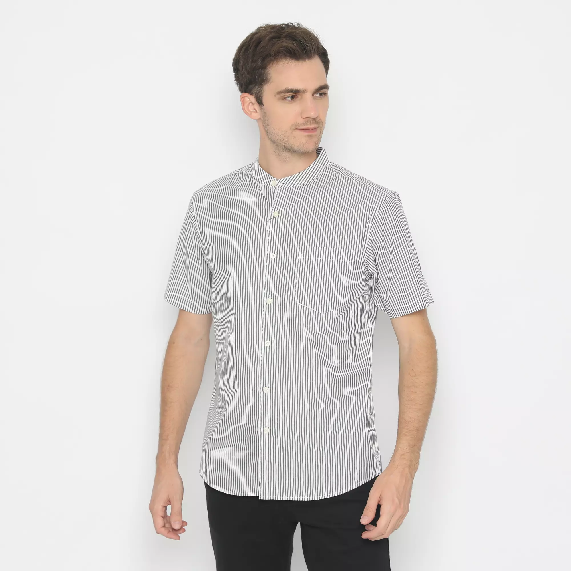 Platini Kemeja Pria Lengan Pendek Salur Katun Putih Abu 931074