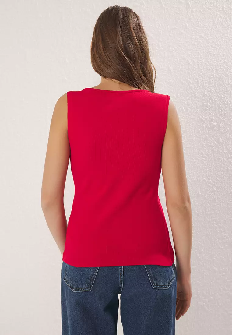 Red Buttoned Asymmetric Fitted/Fits Body Knitted Blouse TWOSS25BZ00394