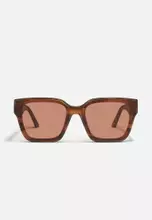 Buy QUAY QUAY Drive In Sunglasses - Plum/Plum Pink Online  display picture 3