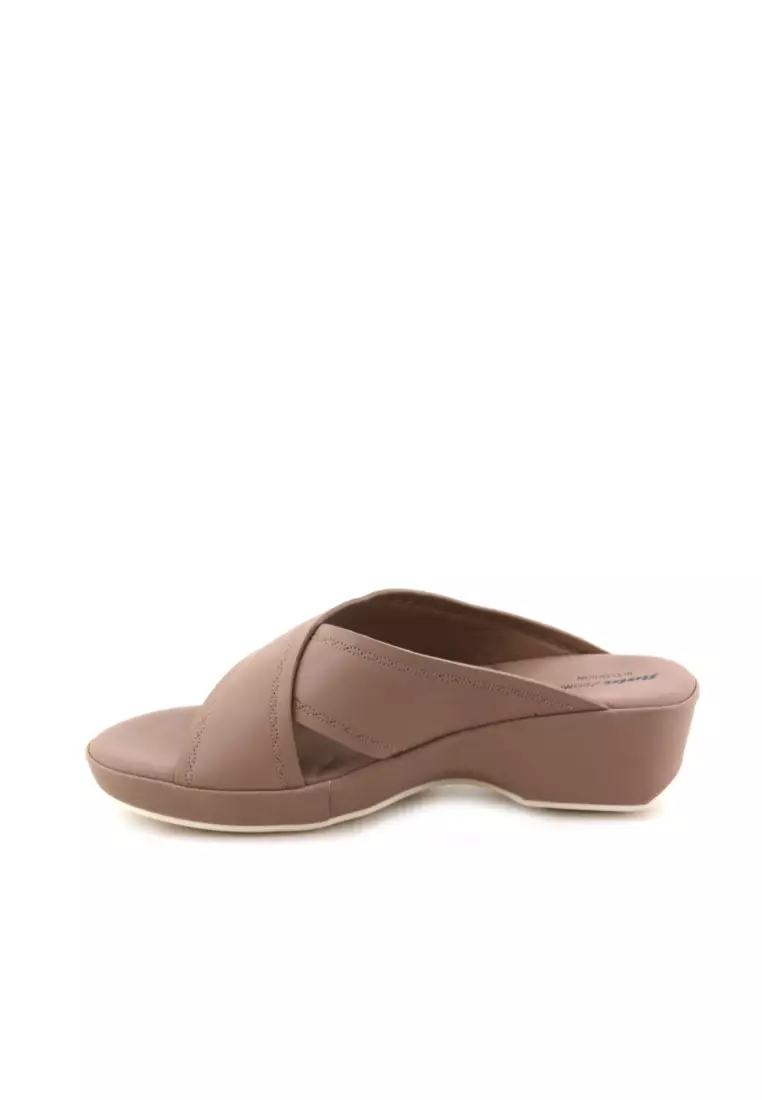 BATA COMFIT Women Beige Wedge Sandals - 6618502