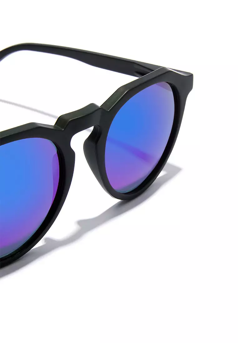 HAWKERS Carbon Black Sky WARWICK Sunglasses for Men and Women, Unisex. UV400 Protection. Official Product designed in Spain