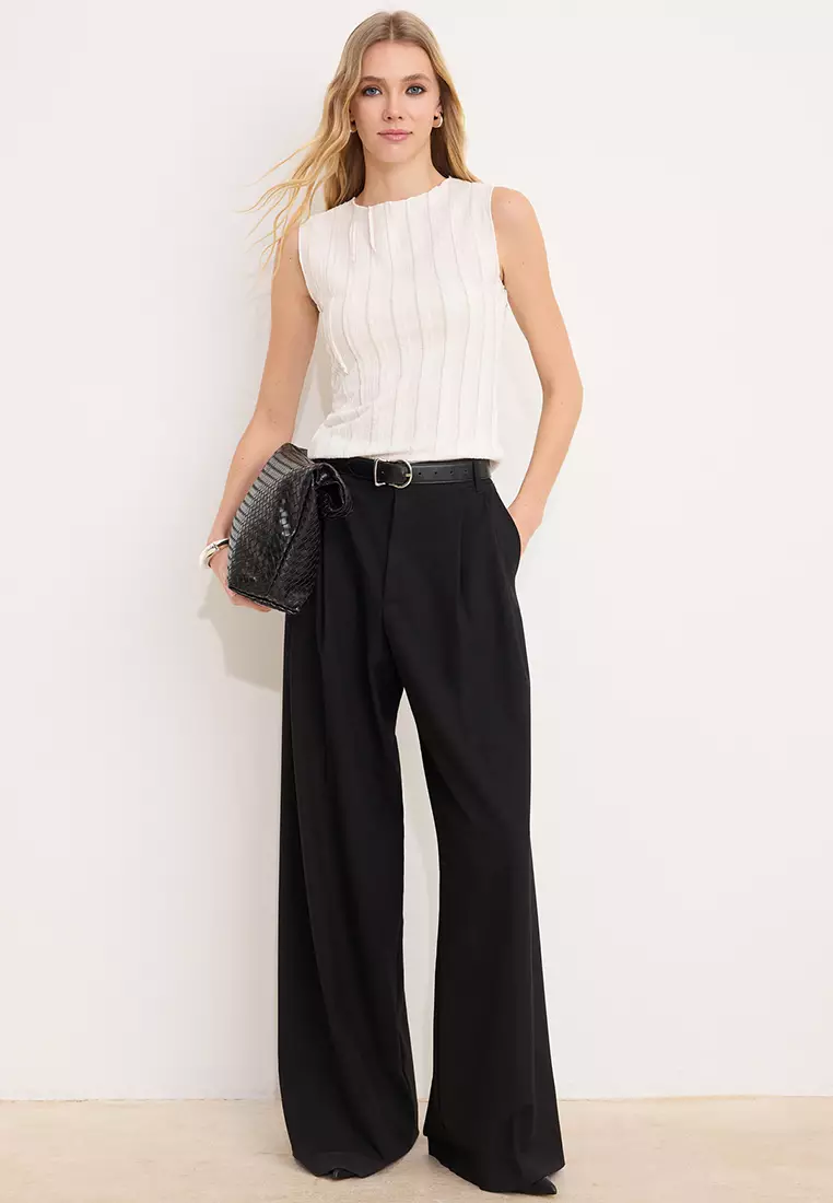Sleeveless Textured Blouse