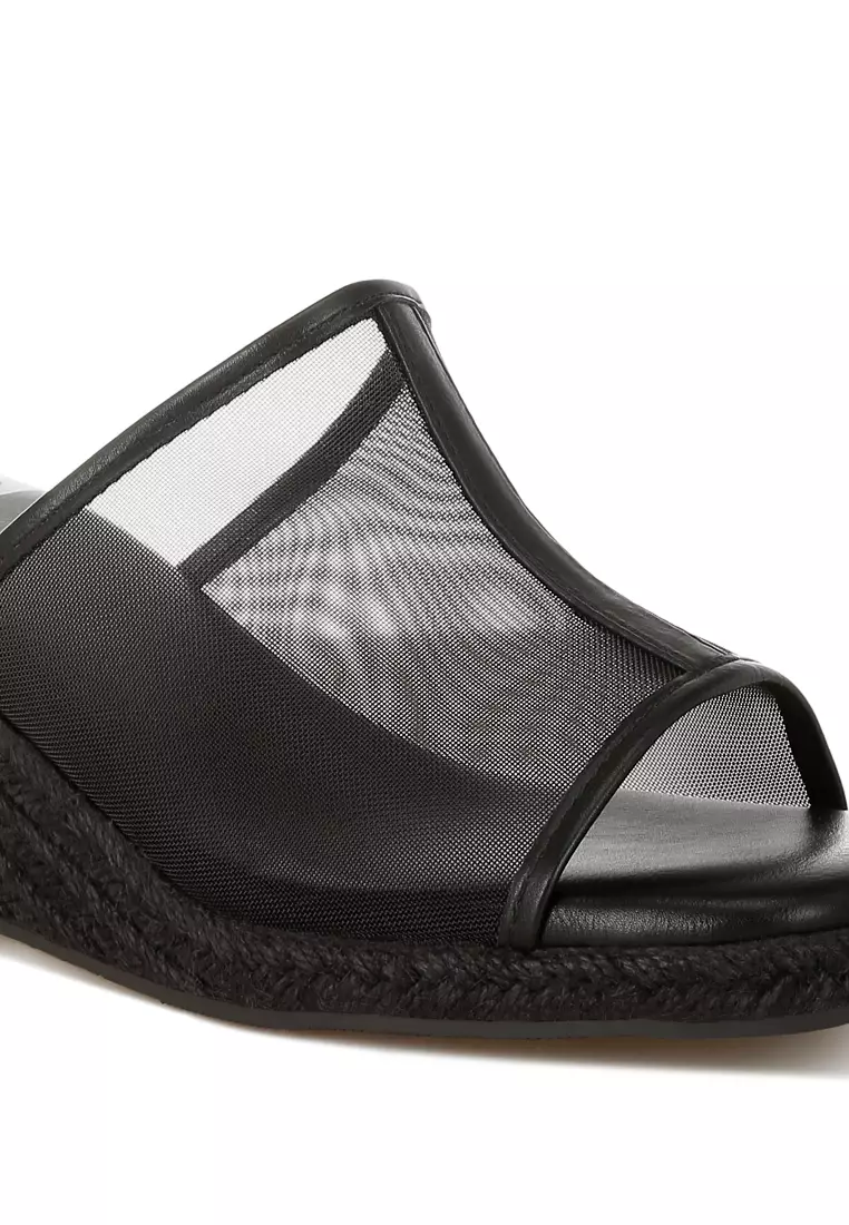Sepatu Wedges Slip-On Mesh Bernapas Warna Hitam