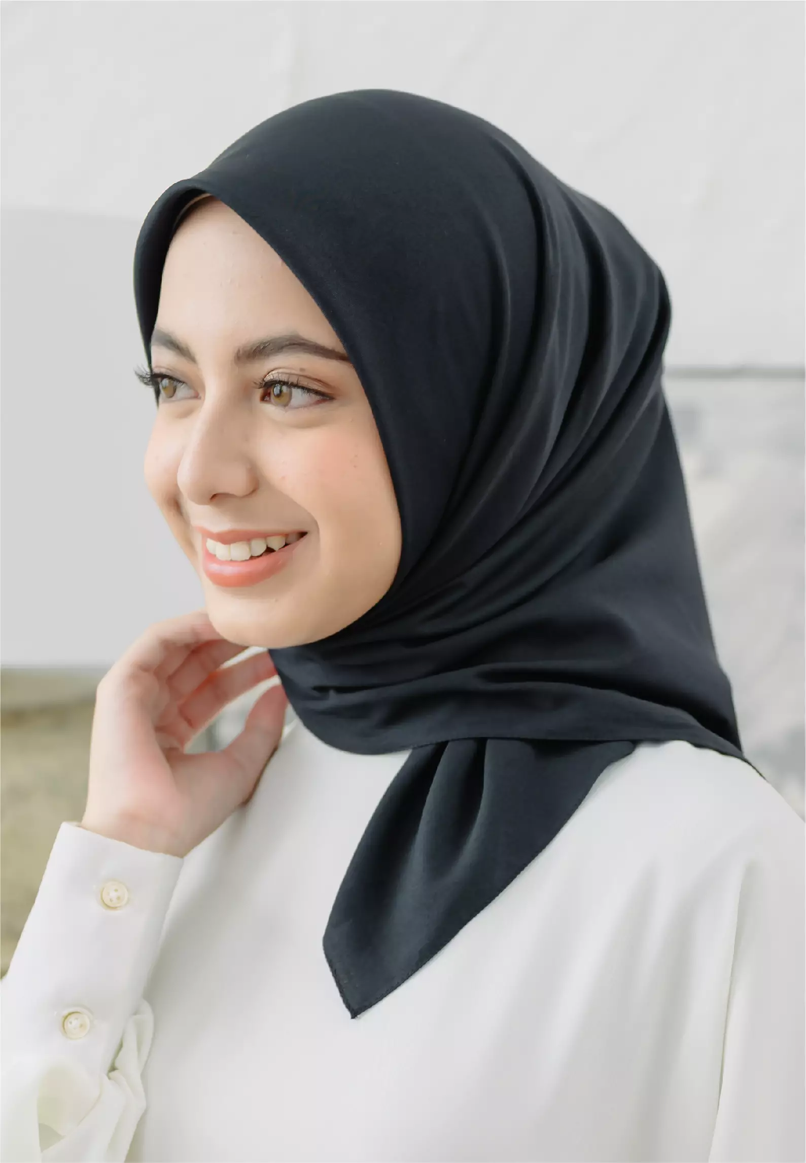 Hana Voal (Hijab Voal Segiempat Polos) Black