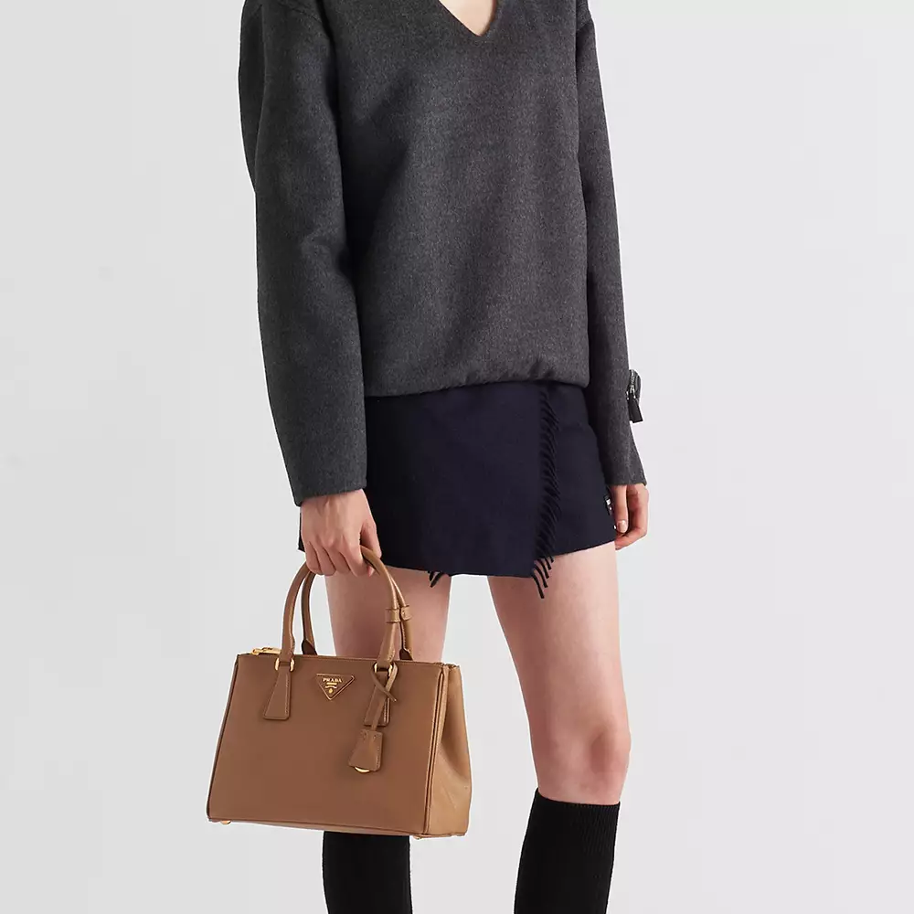 Prada galleria medium new arrivals saffiano