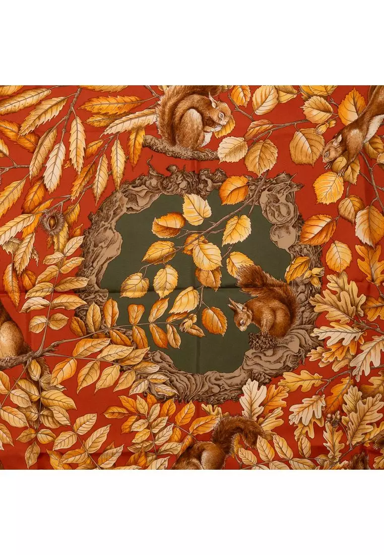 Hermès Pre-Loved Hermès Casse Noisette Silk Scarf 90 2026 | Buy