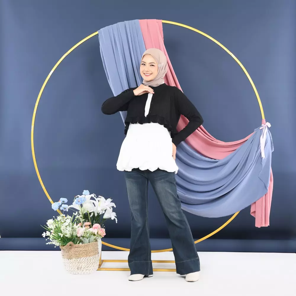 Posie Cardigan - Black M19677 R29S1