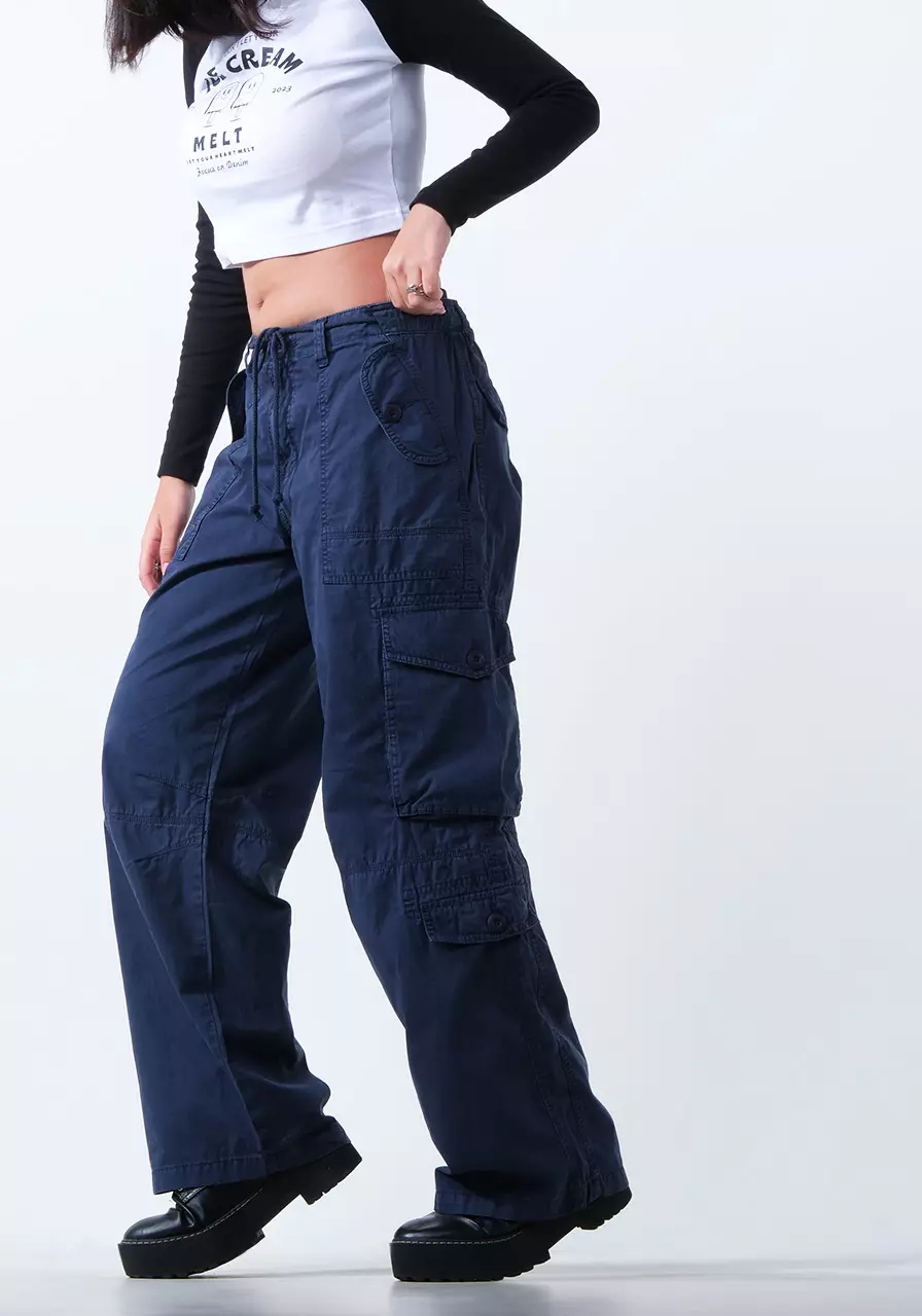 Celana Cargo Wanita Eira Navy