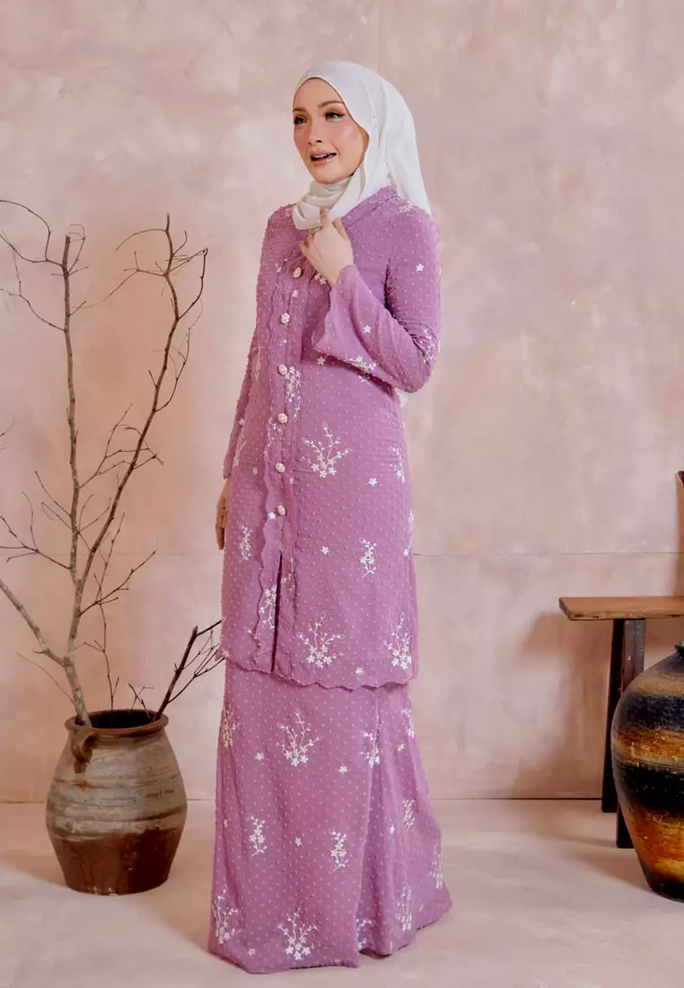 Mayang Chiffon Embroidered Kebarung Modern