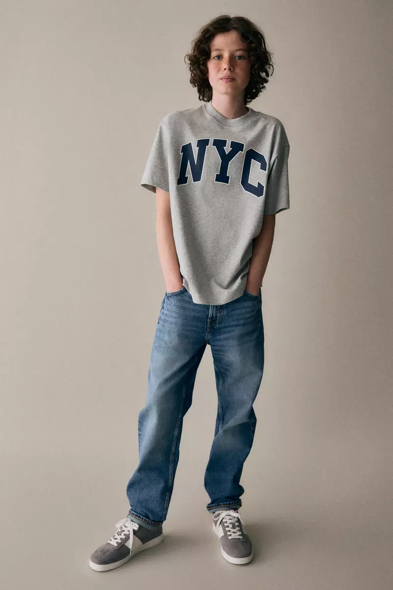 Relaxed Tapered Fit Jeans