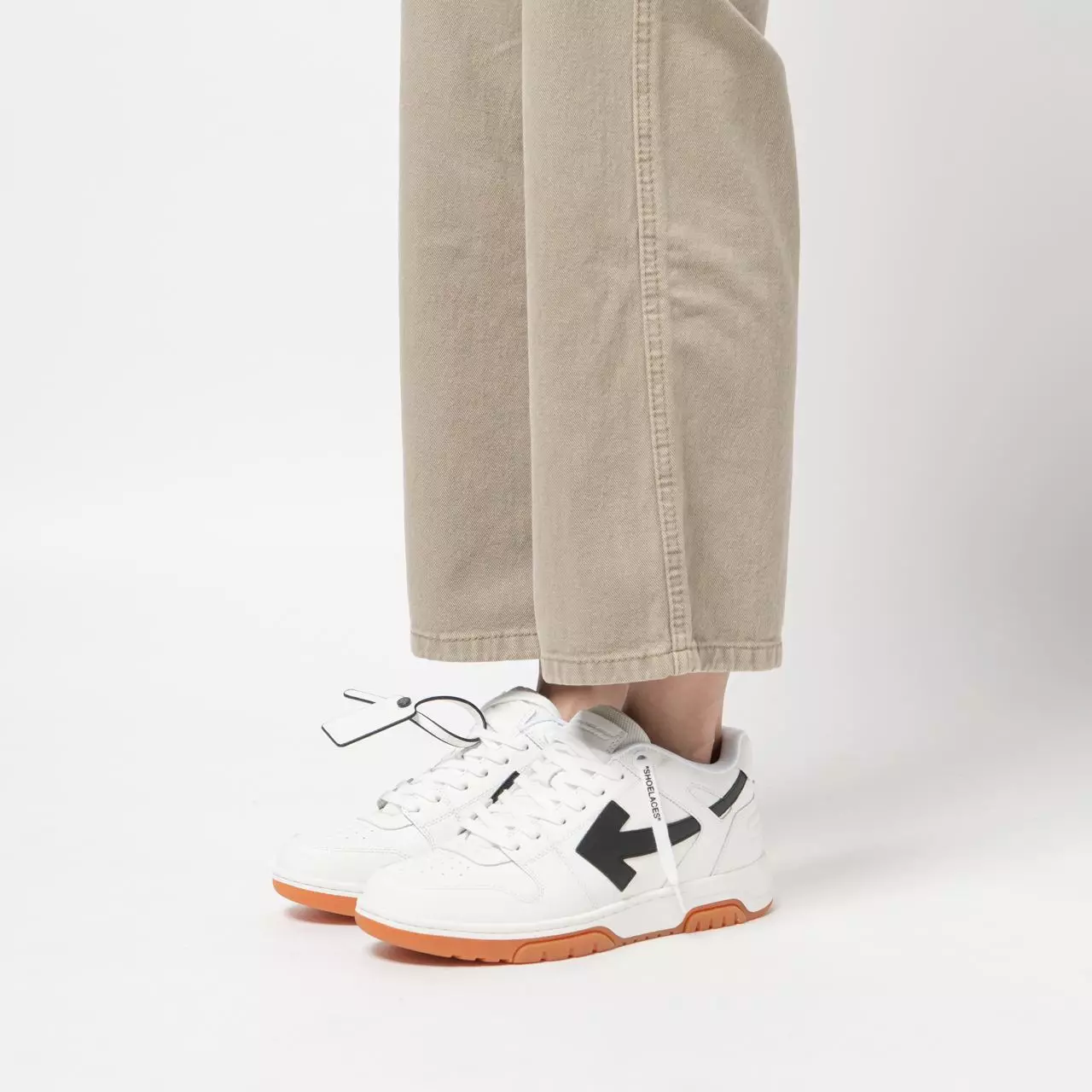 [12.12 Dealcember] Out Of Office Sneakers White Black with Black Outlined Tag