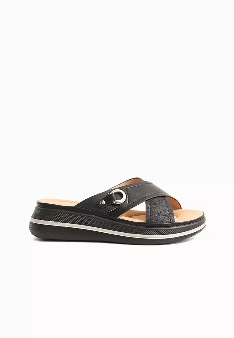 Discount on CLN  shoes - SKU: Malyn Wedge Slides