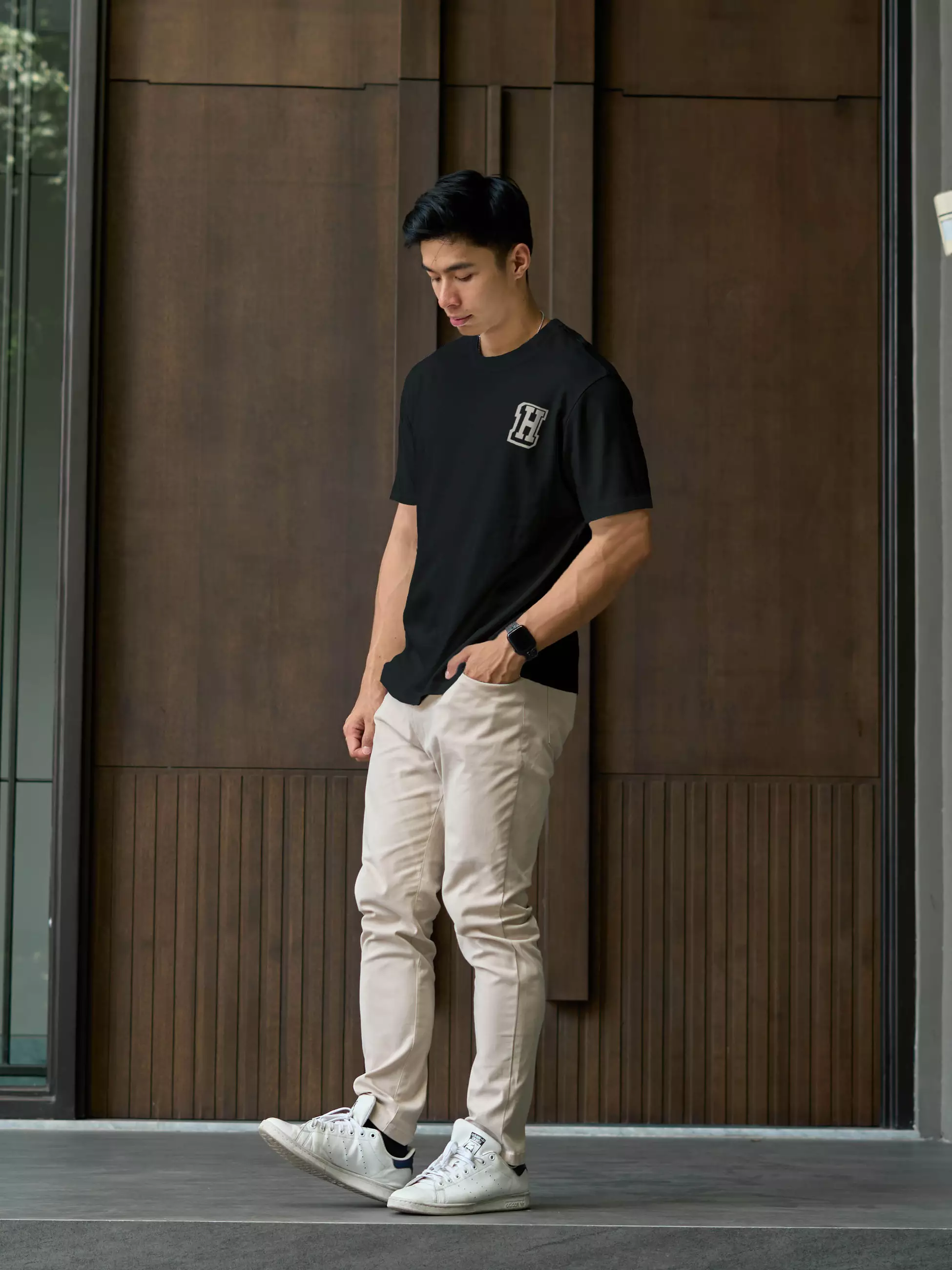 Kale Moji Black "H" / atasan kaos pria / baju kaos pria / kaos basic pria / kaos boxy fit / kaos korea