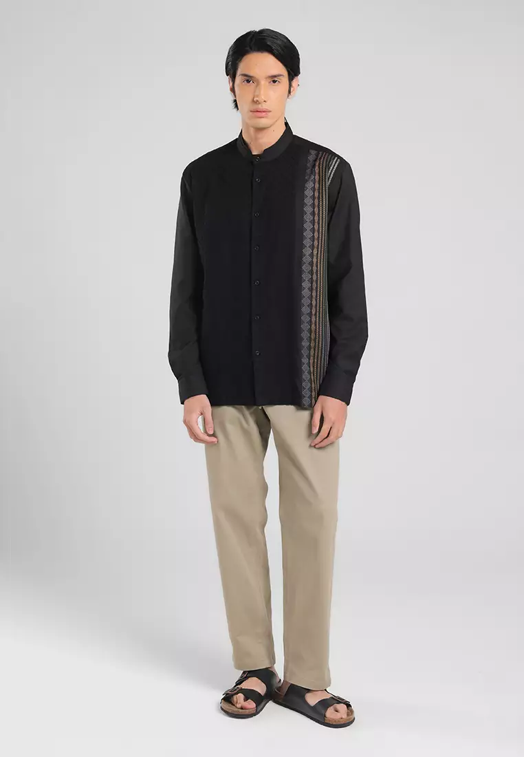 MANZONE X Adipati Dolken - Kemeja Koko Lengan Panjang Pria Fiqar Comfort Fit - Black Warna Black