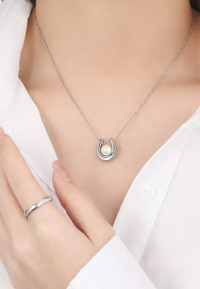 Unice Unique "U" Shape with Pearl Pendant Chain Necklace in Silver