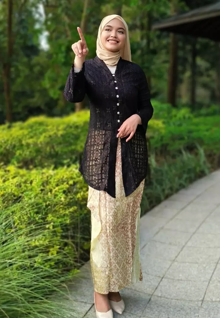 Loveaisyah Black Checkered Lace Kebaya Top & Brown Premium Batik Skirt