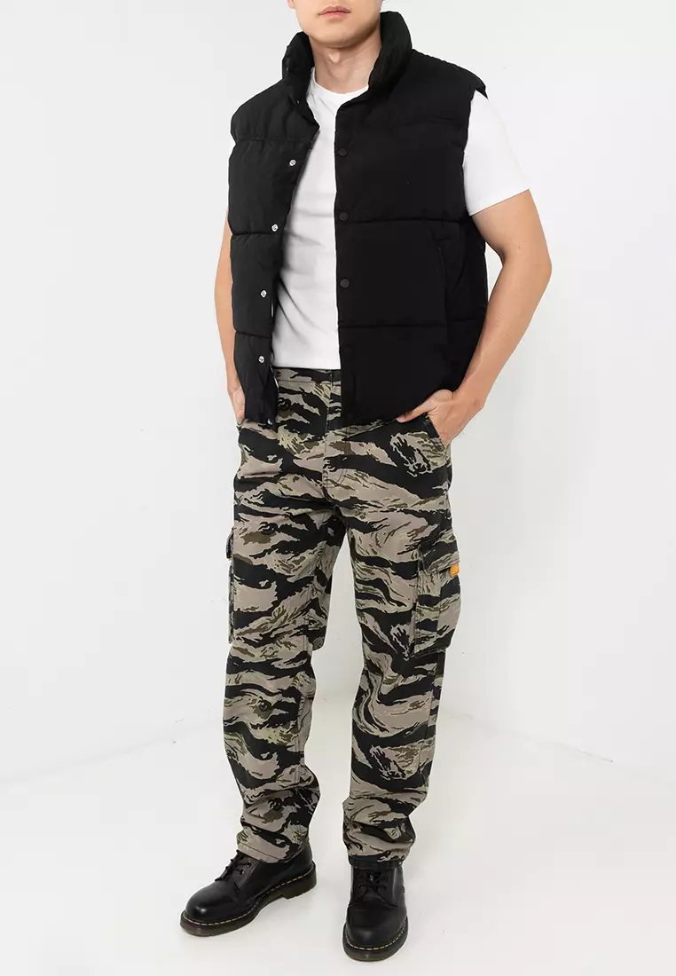 Camo cargo pants bershka hotsell
