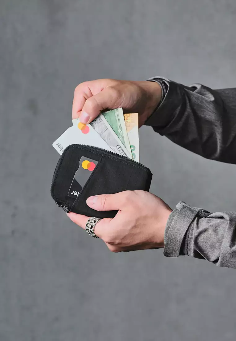 Alpaka Zip Card Pouch - Axoflux Black