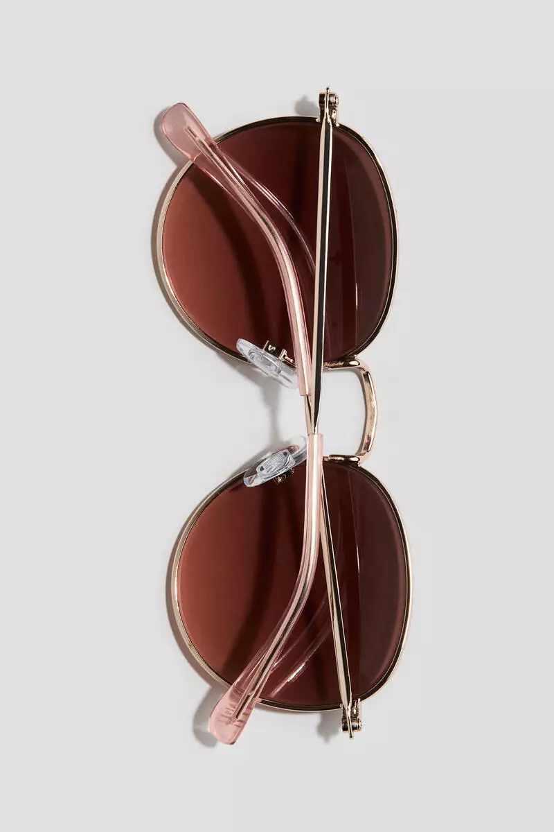 Round sunglasses
