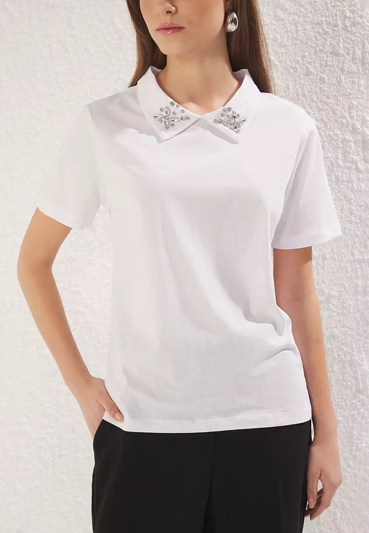 White Polo Collar with Stone Detail Regular Pattern Knitted T-Shirt TWOSS25TS00052