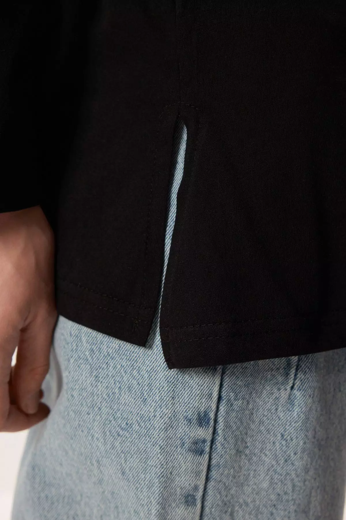 Black Beige Long Sleeve Slit Detailed Knitted T-Shirt TCTSS25RT00000