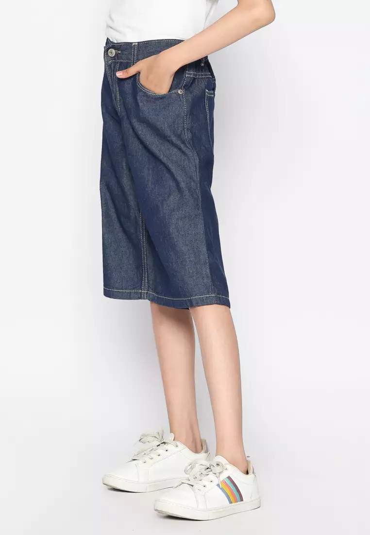 Celana Pendek Anak Perempuan Jeans Raw Blue With Model - CHEERS