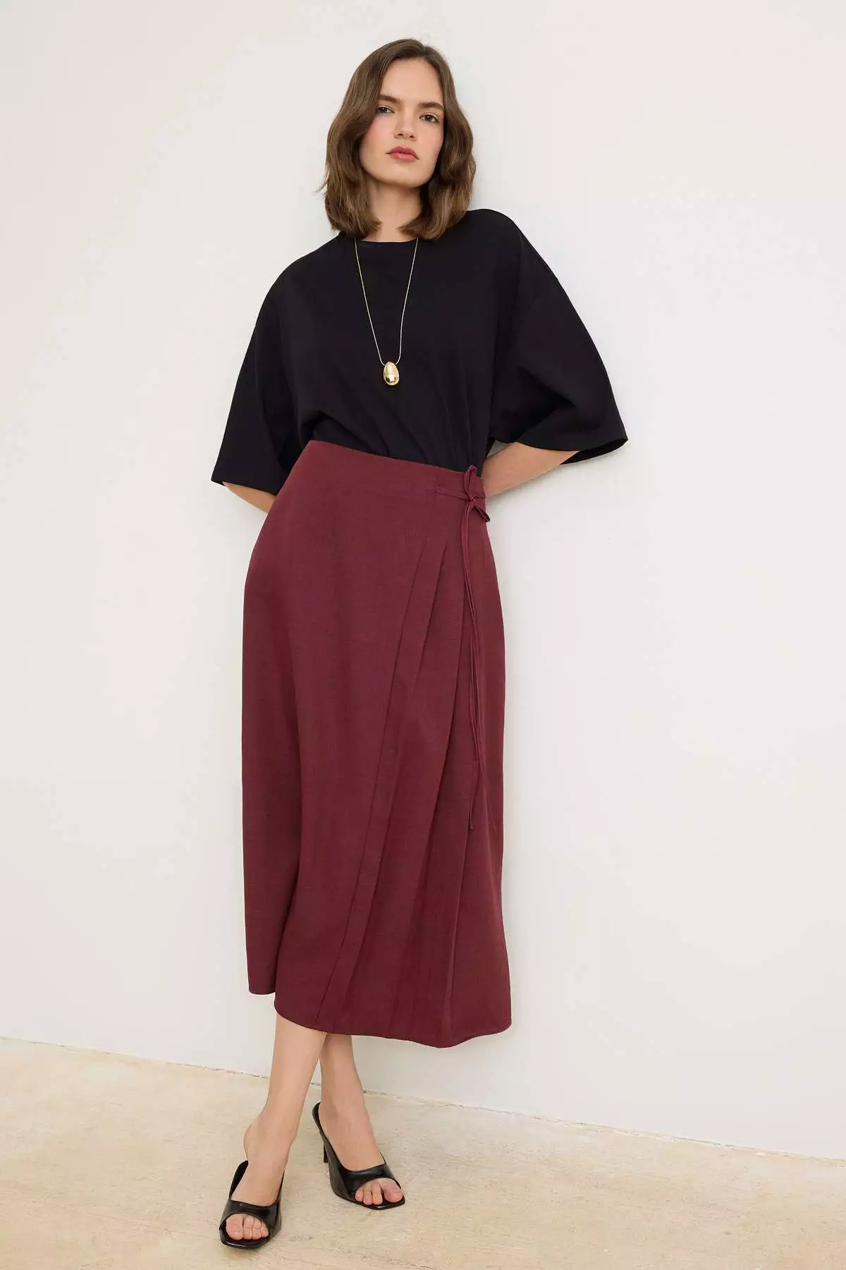 Burgundy A-Line Unlined Plain Weave Hijab Skirt With Pleated Detail On Top And Bottom Tctaw25Ee00007