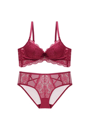 W.Excellence red Premium Red Lace Lingerie Set (Bra and Underwear) 1EE91USD942CB2GS_1