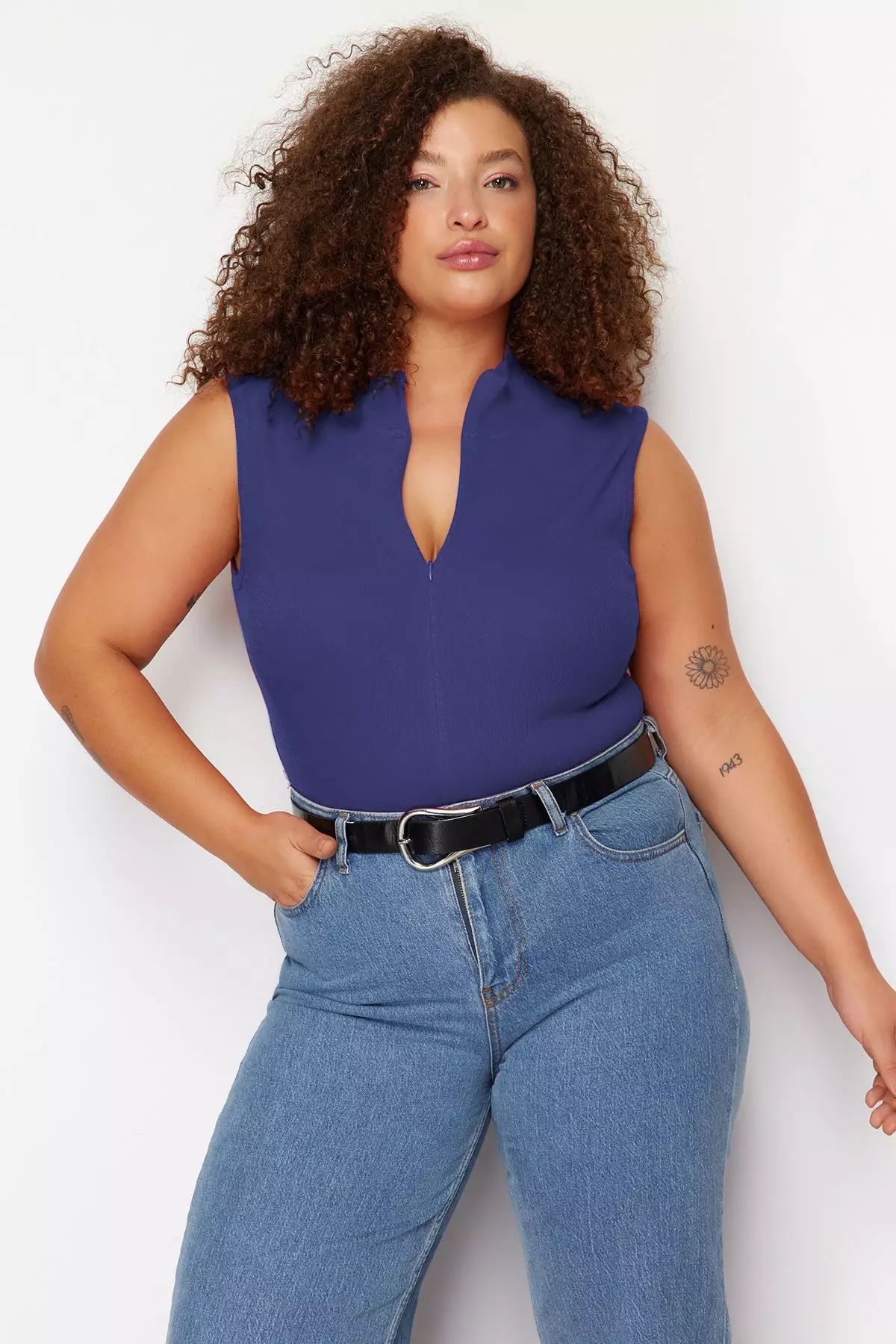 Plus Size Sleeveless Knit Top