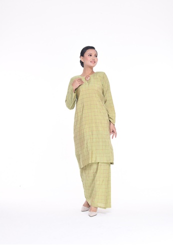 Buy Poya Baju Kurung Johor Kotak 1 Line Green Online Zalora Malaysia