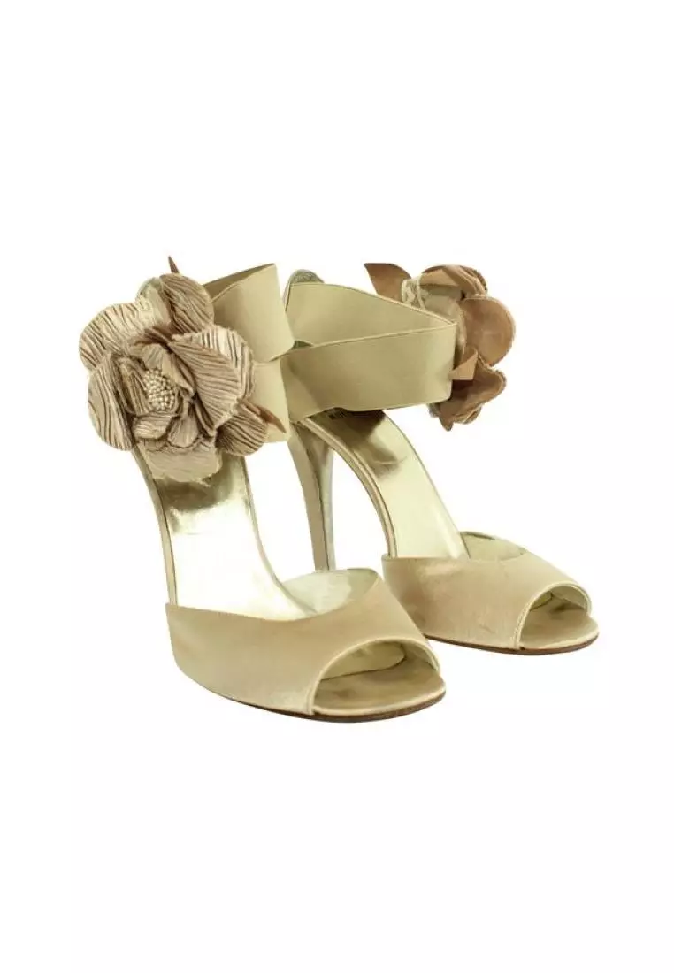 Buy Stuart Weitzman Pre Loved STUART WEITZMAN Gold Heels with