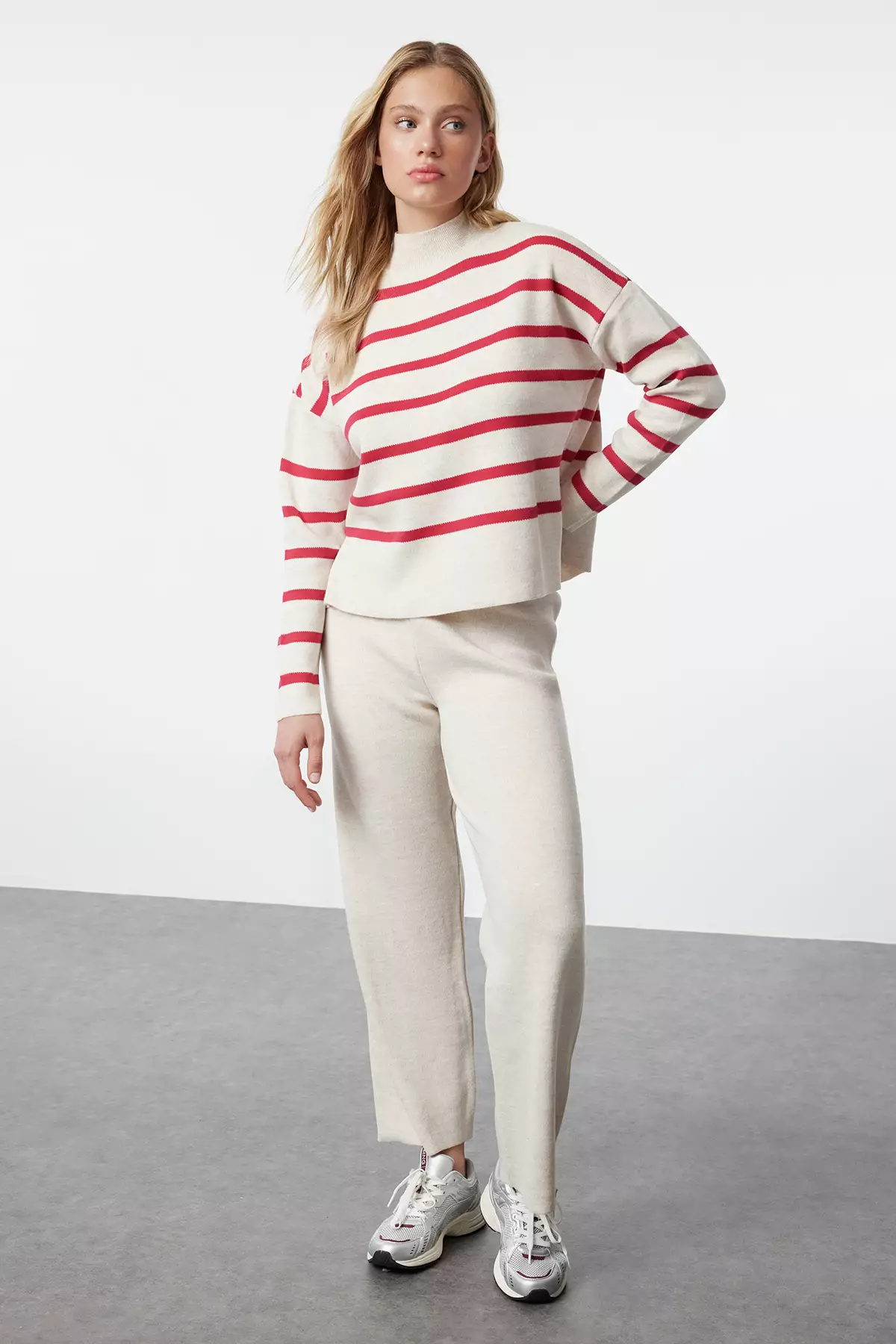 Stone Striped Knitwear Top and Bottom Set with Trousers TWOAW24AU00045