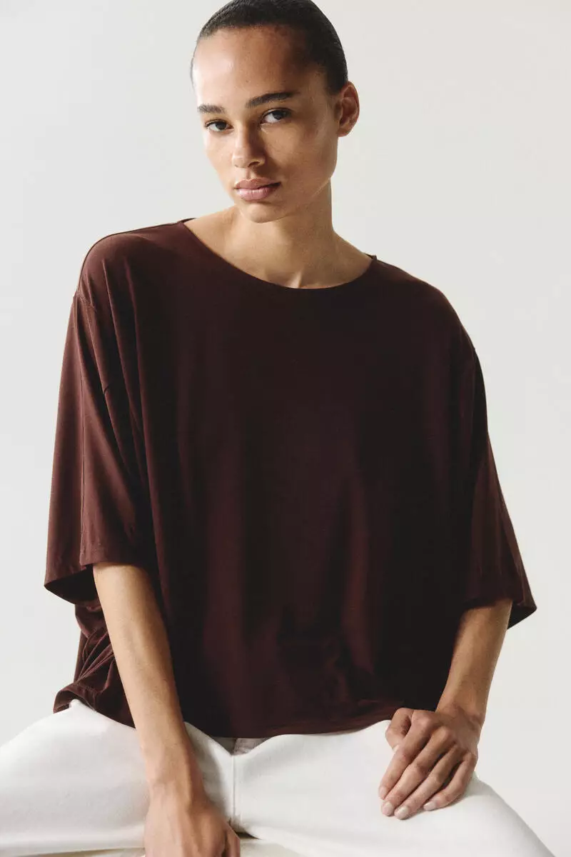 Batwing-sleeved top
