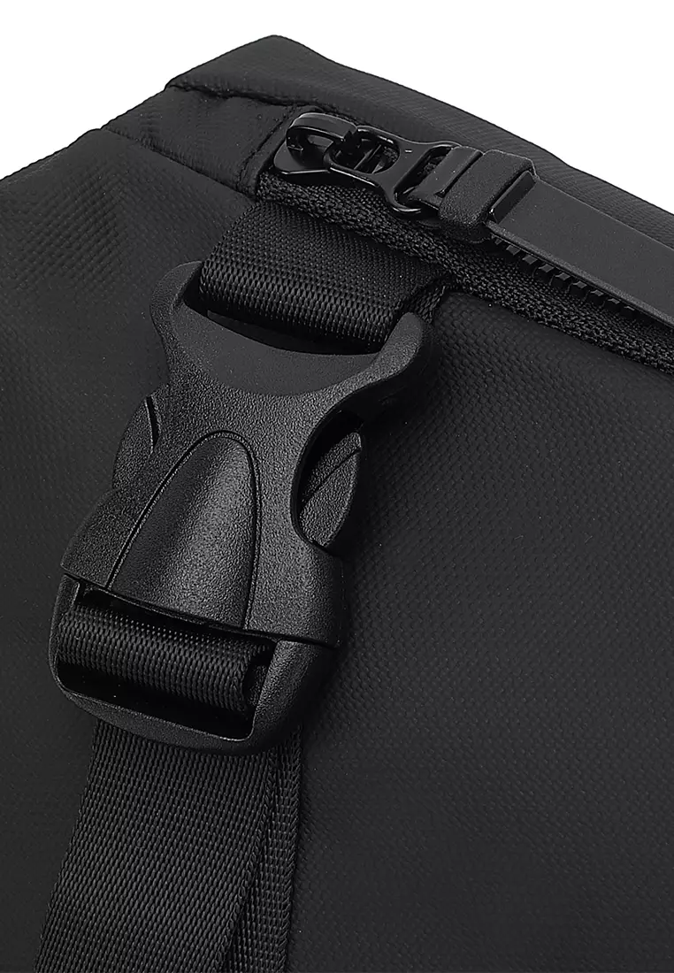 Men's Chest Bag / Sling Bag / Crossbody Bag (Tas Dada / Tas Selempang Pria) - Hitam