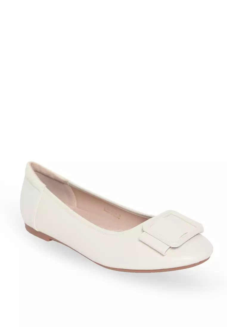 Off white hotsell flat shoes