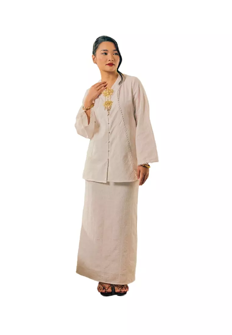 UMMA Seroja Loose Modern Kebaya in White
