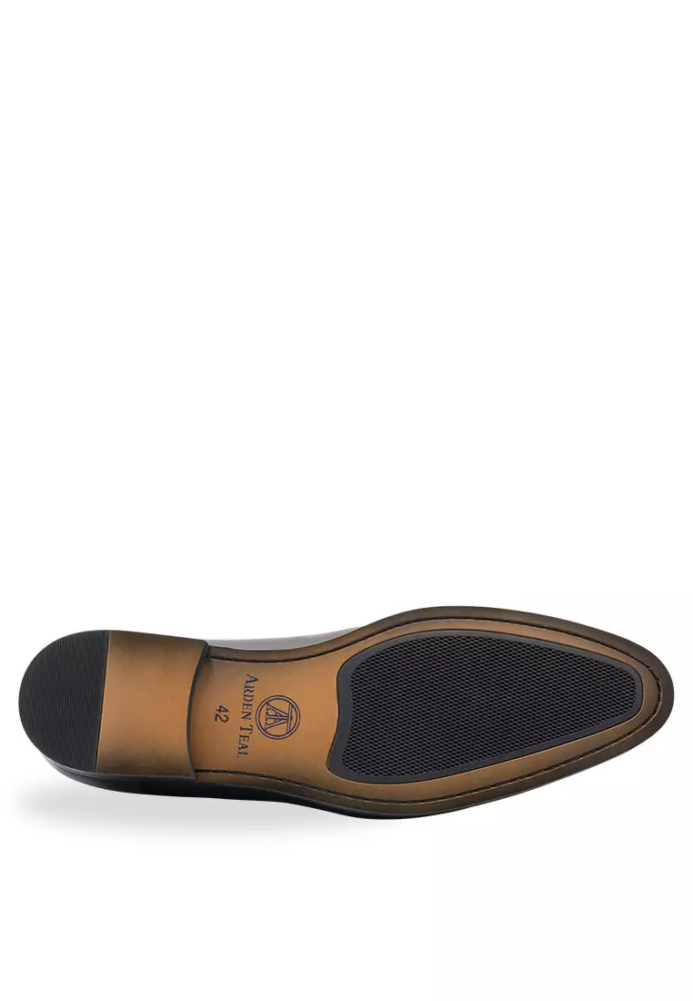 Caleta Straight Cap Black Derby