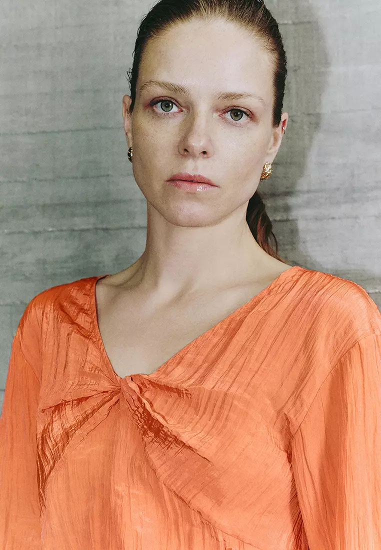 V-Neck Overhead Shirt