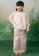 SOFT PINK