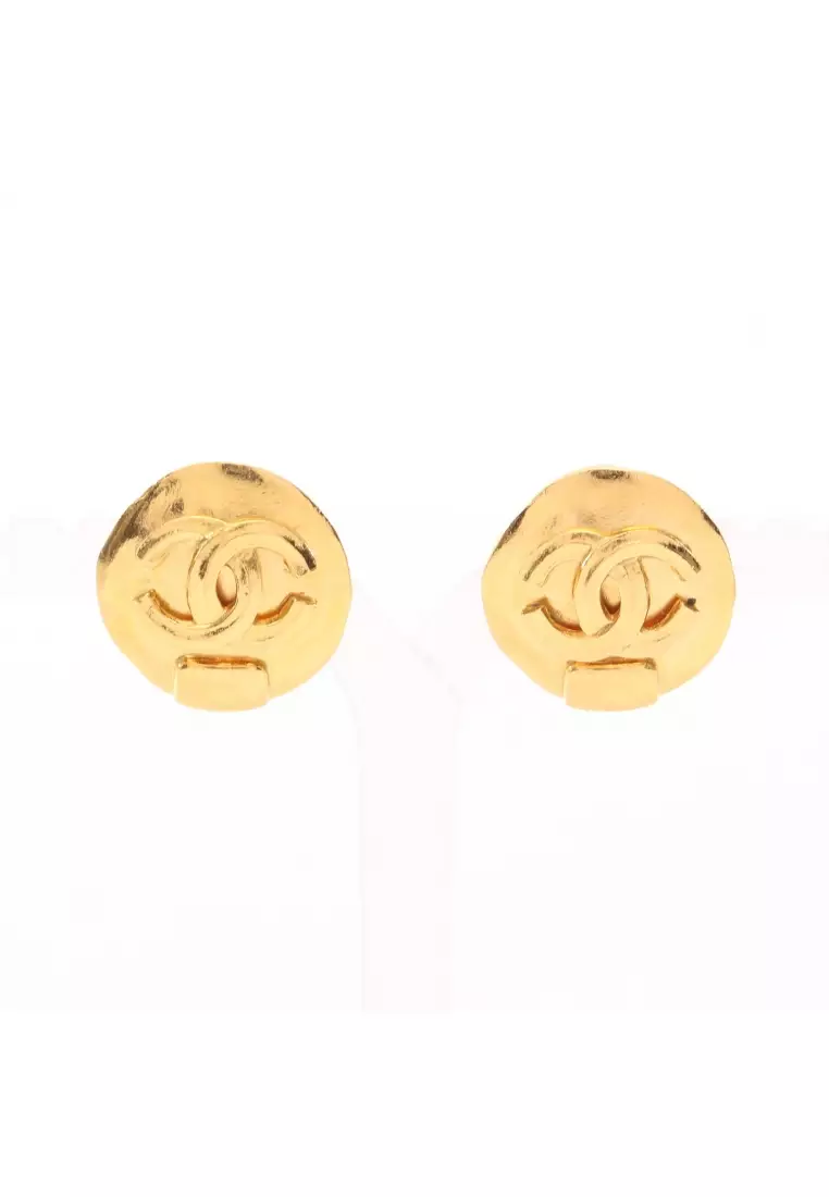 Pre-Loved Chanel coco mark Circle earrings GP gold 96P