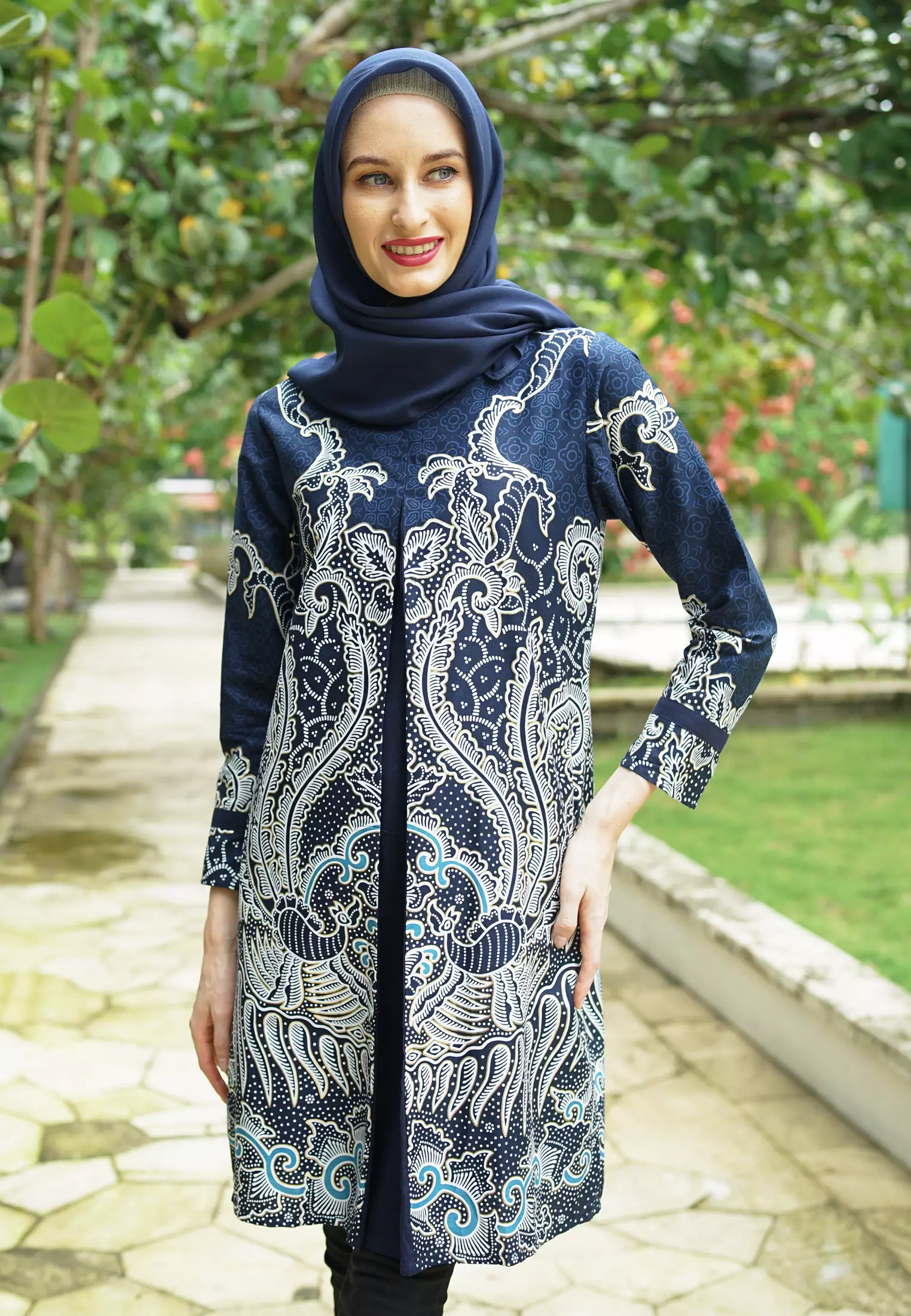 Tunik Muslim Atasan Wanita Batik Katun Prada Premium Varenka Navy
