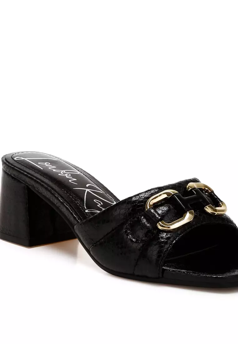 Sandal Motif Ular Detail Horsebit Hitam