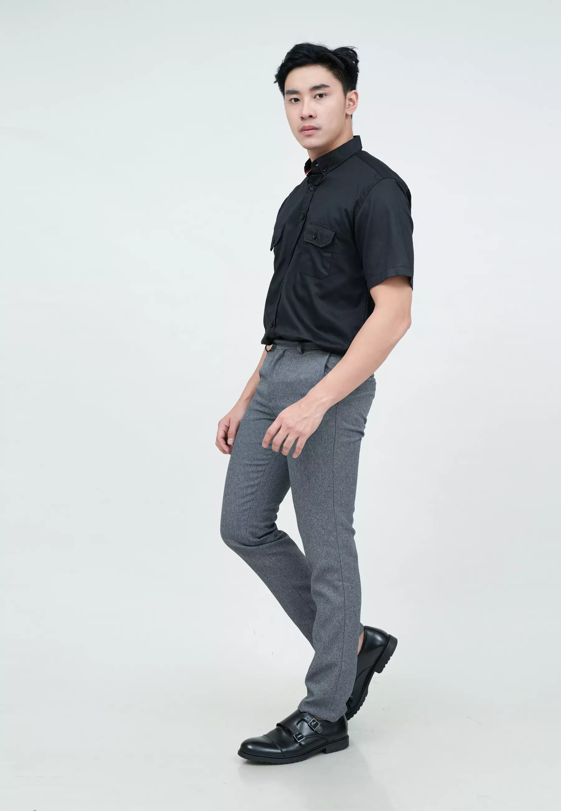 Houseofcuff Kemeja Lengan Pendek Pria Slim Fit Double Pocket Hitam