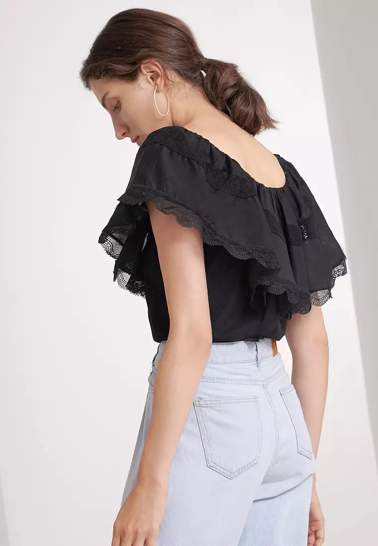Ruffle Top