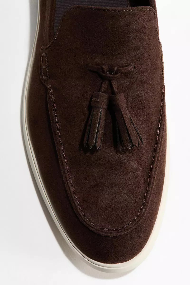 Tasseled loafers